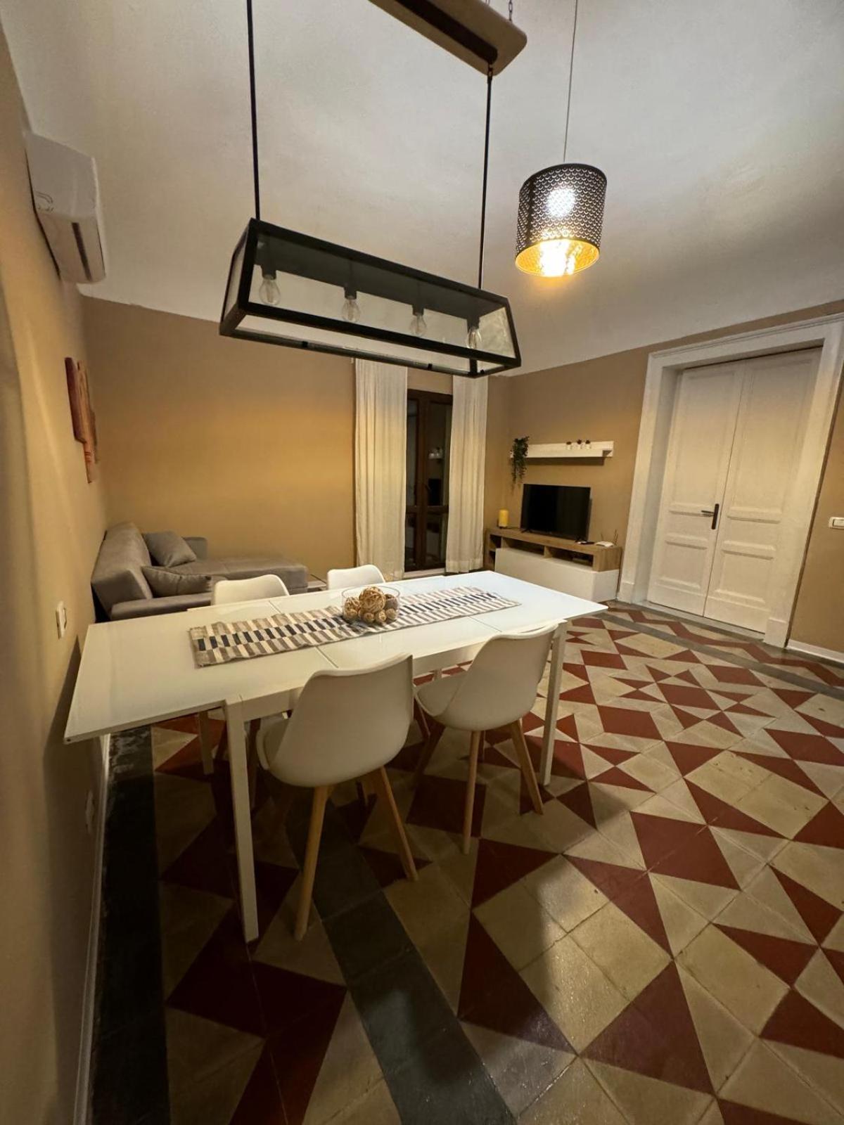 Verdi Apartments 卡塔尼亚 外观 照片