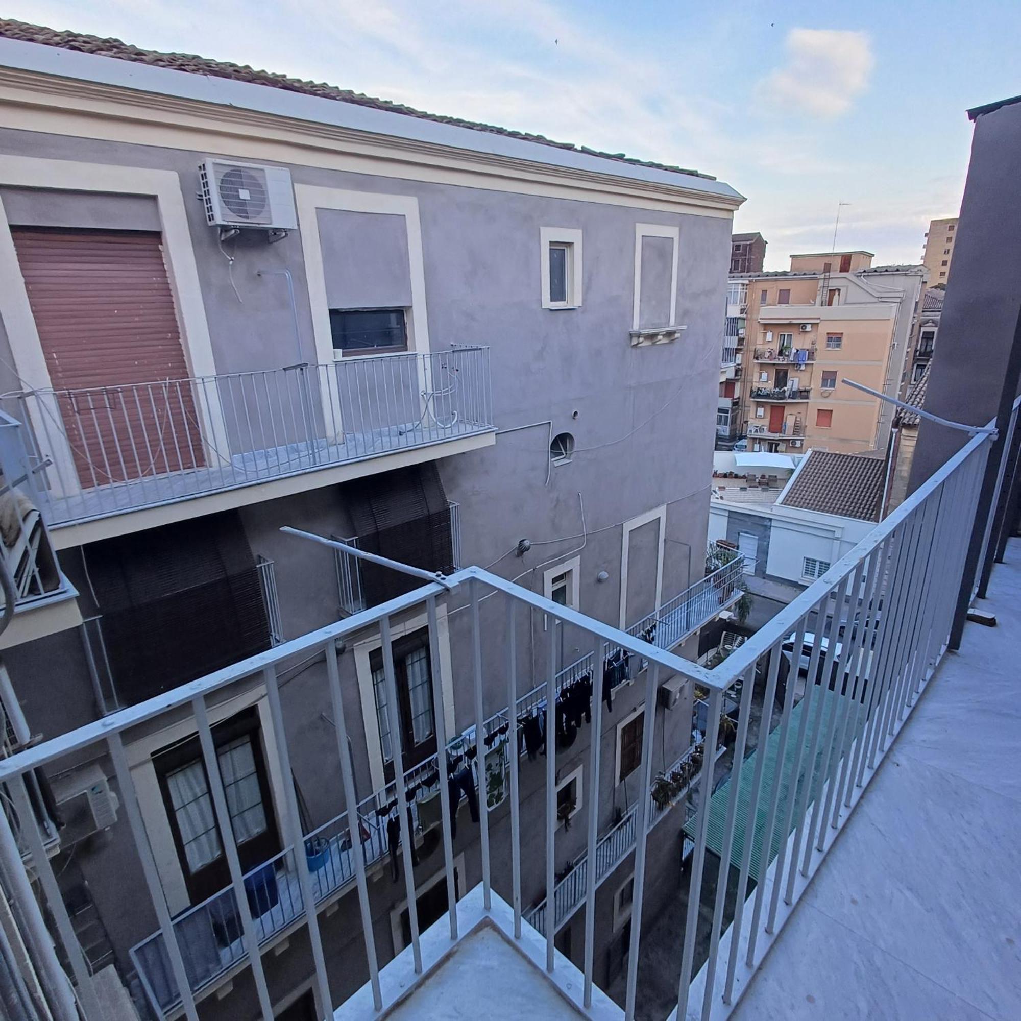 Verdi Apartments 卡塔尼亚 外观 照片