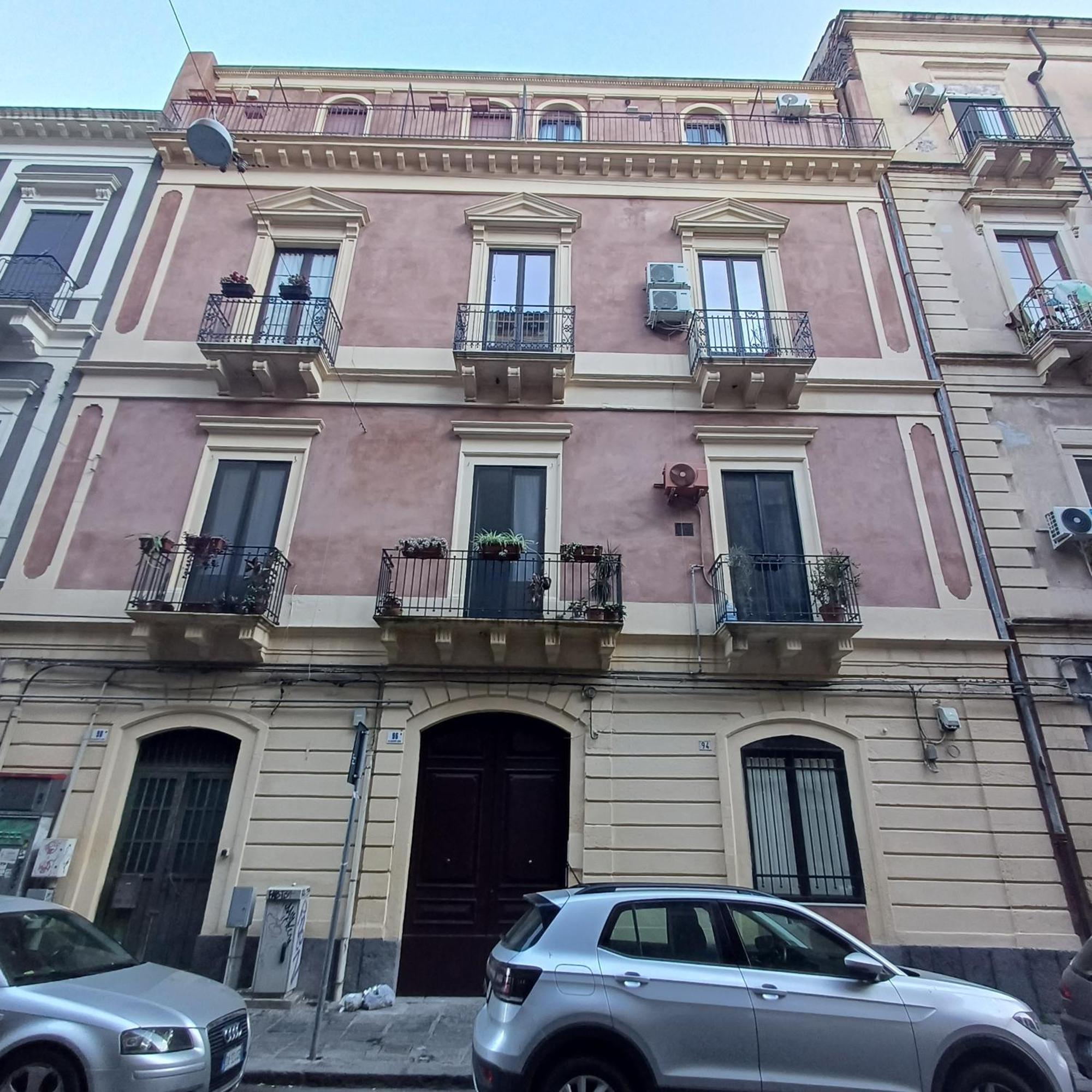 Verdi Apartments 卡塔尼亚 外观 照片